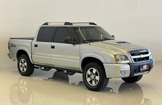 CHEVROLET S10 2.8 EXECUTIVE 4X4 CD 12V TURBO ELECTRONIC INTERCOOLER DIESEL 4P MANUAL